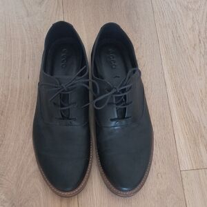 ECCO women's black loafers.